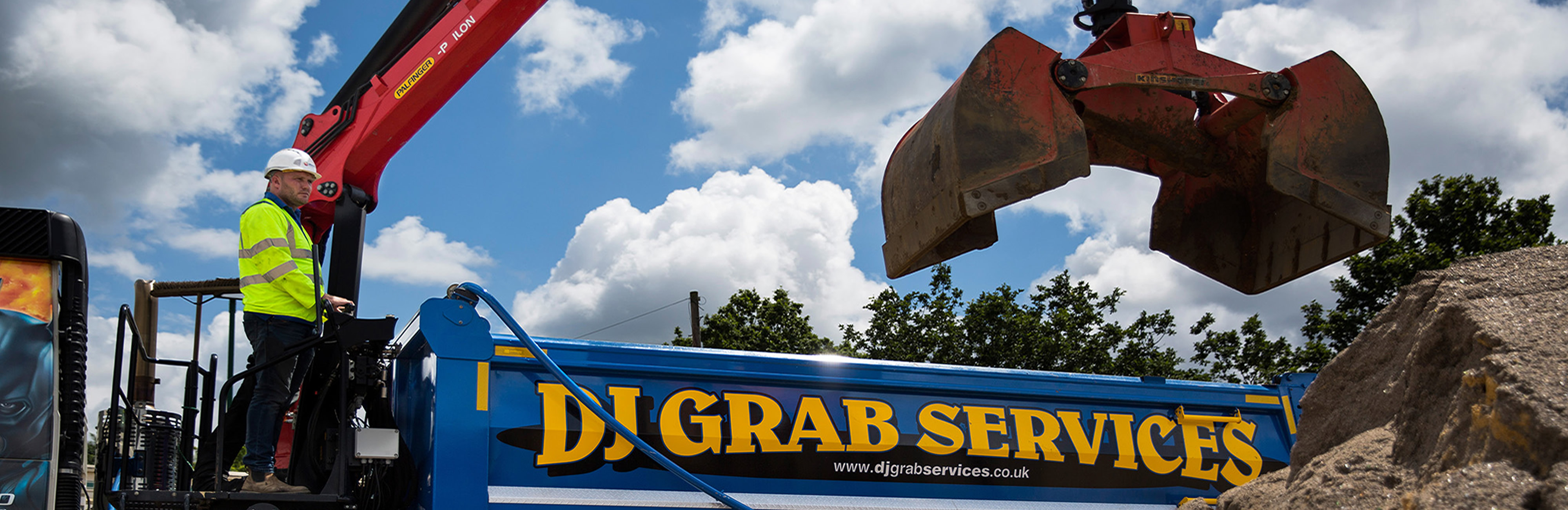 Muck away lorry hire for Surrey Sussex and London
